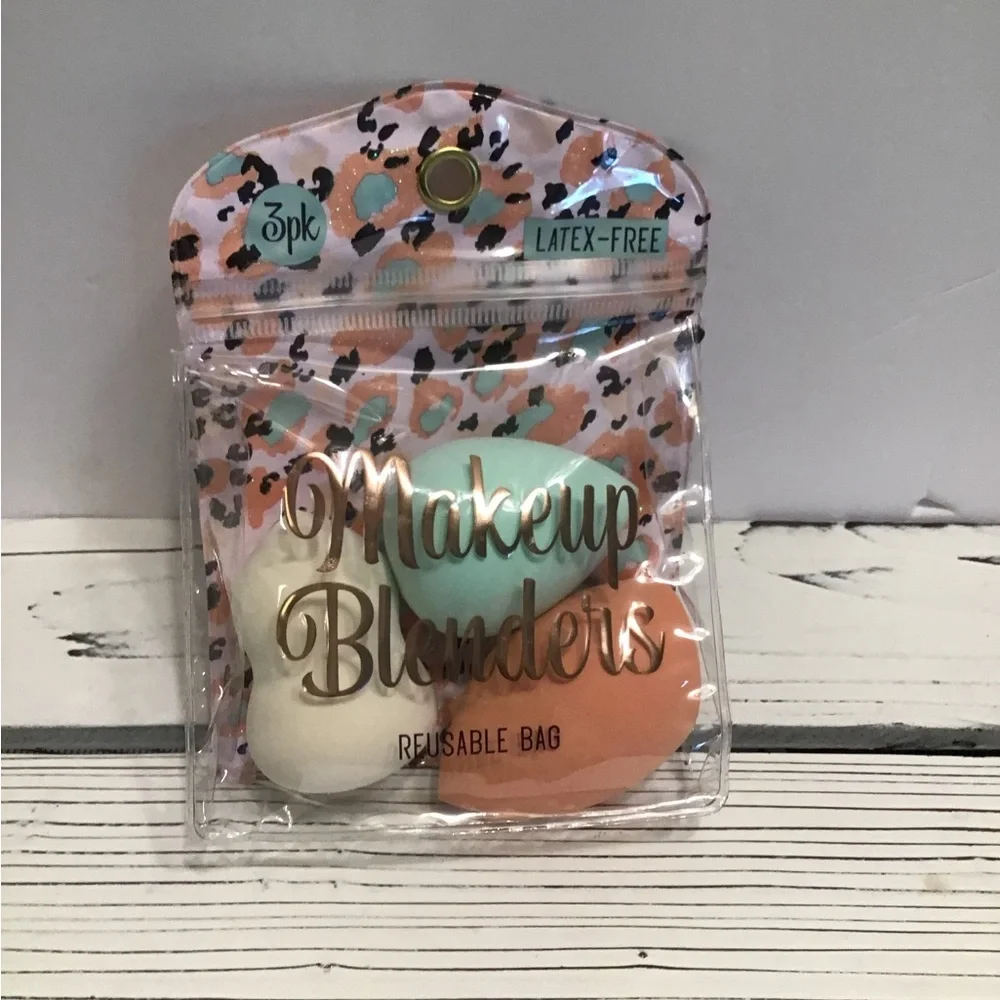 3pk Makeup Blenders with Leopard Print Bag